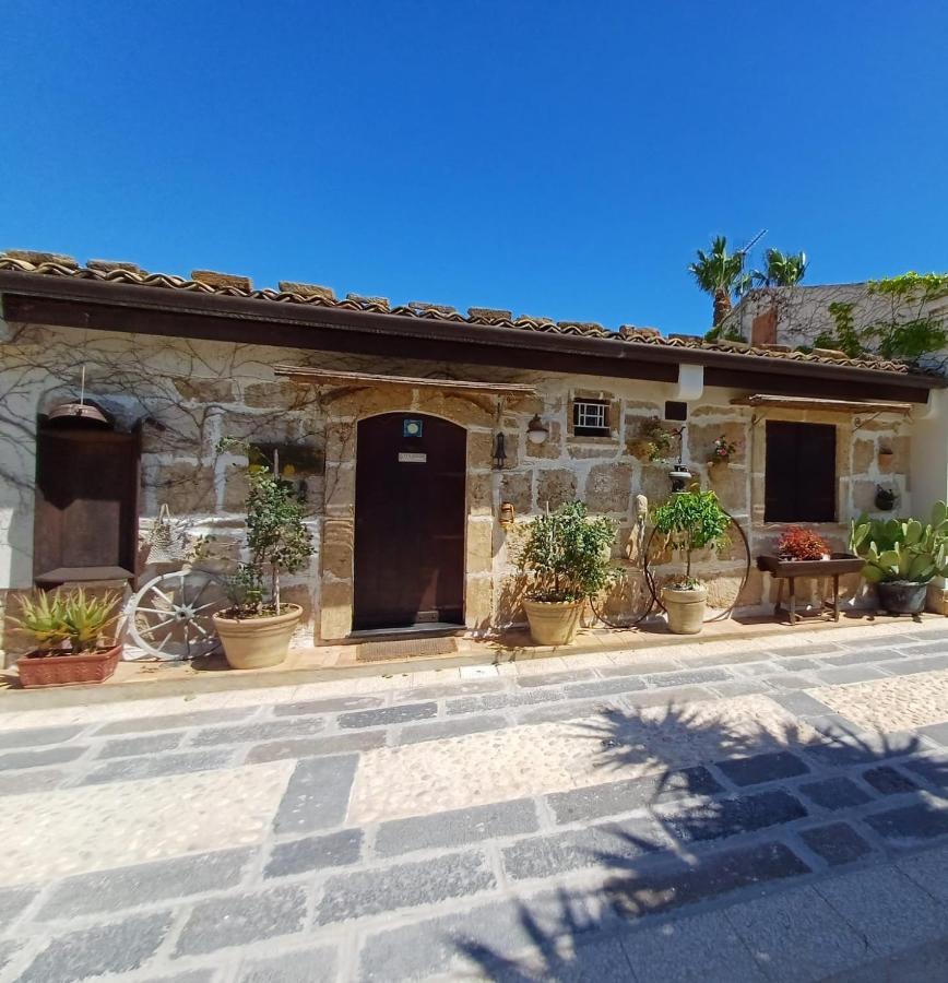 Вилла La Virgy Per Noto With Share Swimming Pool With Wonderful Sea View Авола Экстерьер фото