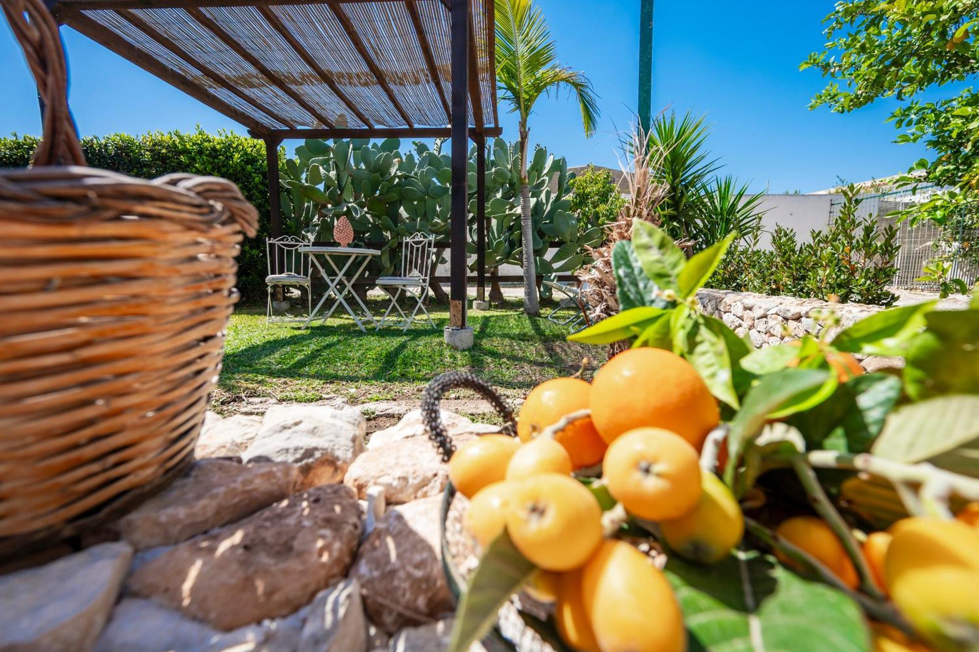 Вилла La Virgy Per Noto With Share Swimming Pool With Wonderful Sea View Авола Экстерьер фото