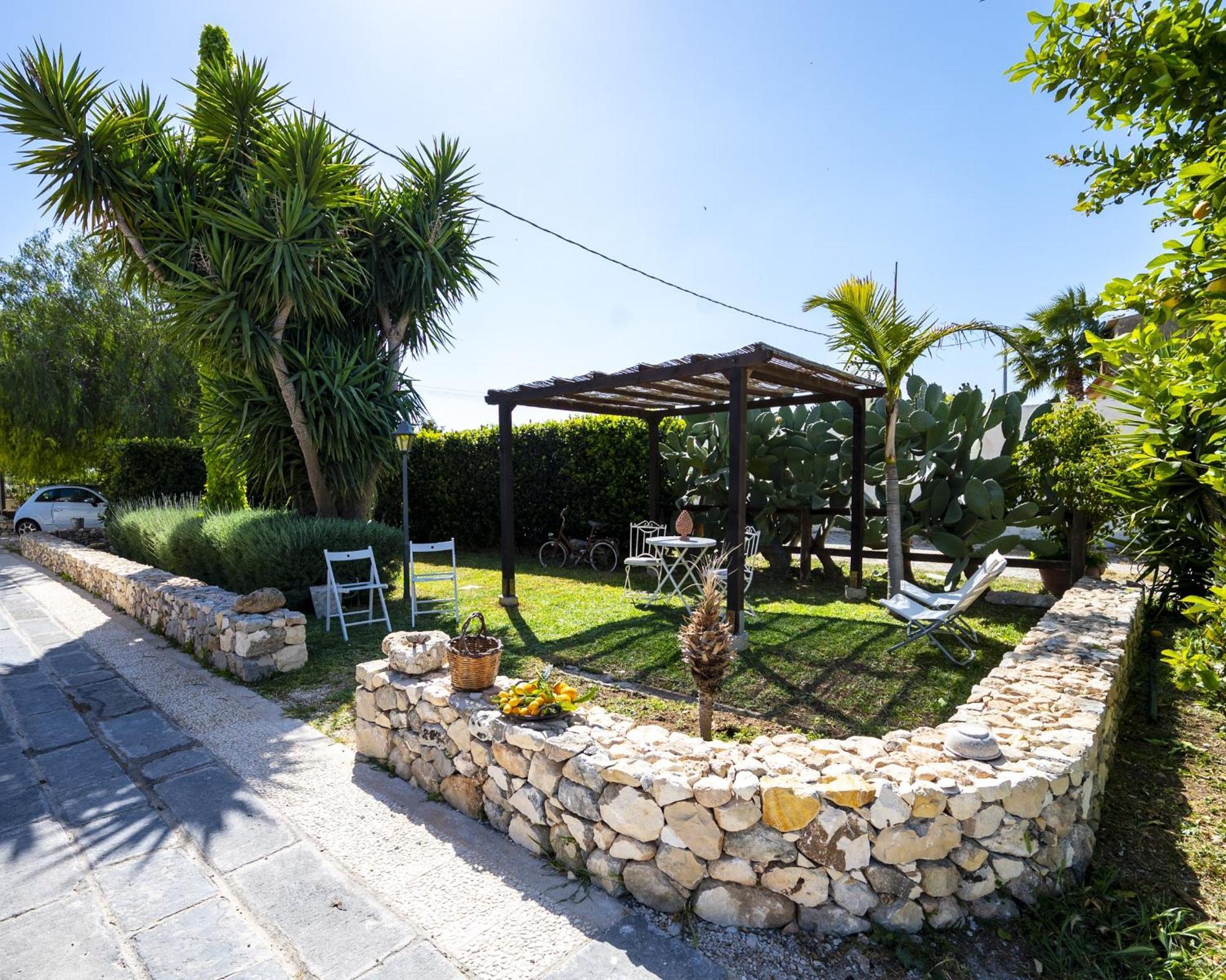 Вилла La Virgy Per Noto With Share Swimming Pool With Wonderful Sea View Авола Экстерьер фото