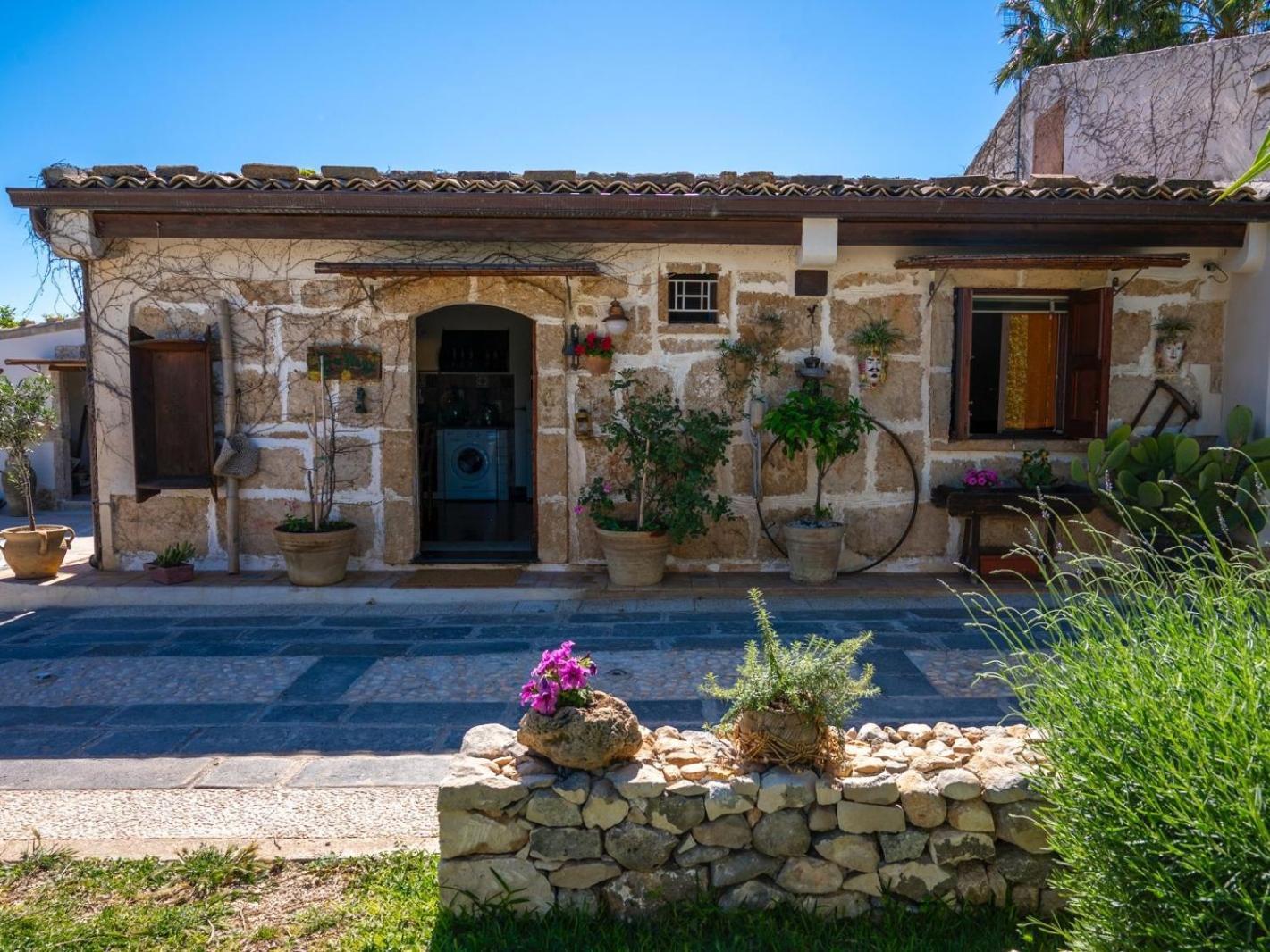 Вилла La Virgy Per Noto With Share Swimming Pool With Wonderful Sea View Авола Экстерьер фото